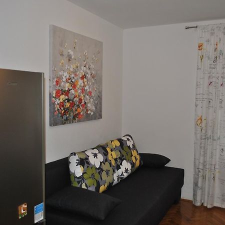 Apartment On The Square Макарска Екстериор снимка