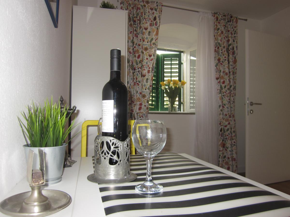 Apartment On The Square Макарска Екстериор снимка