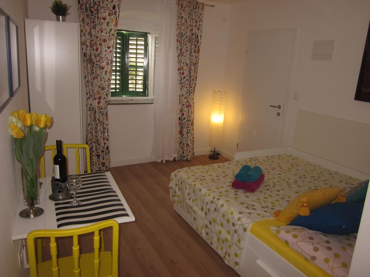 Apartment On The Square Макарска Екстериор снимка