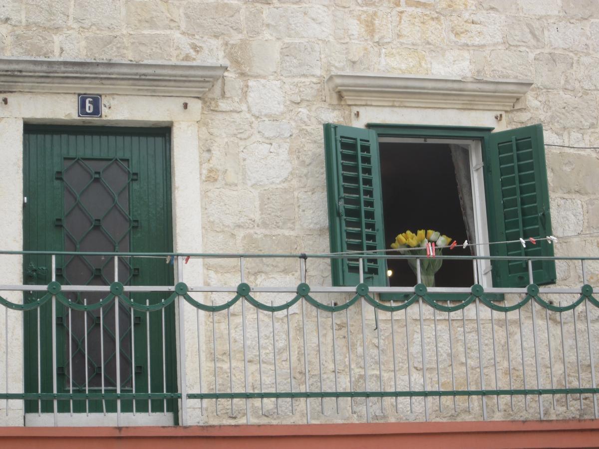 Apartment On The Square Макарска Екстериор снимка