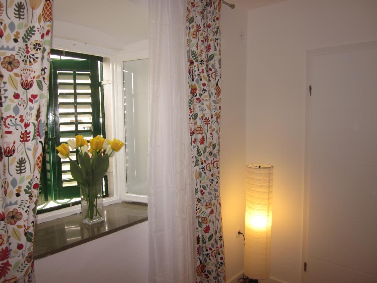 Apartment On The Square Макарска Екстериор снимка