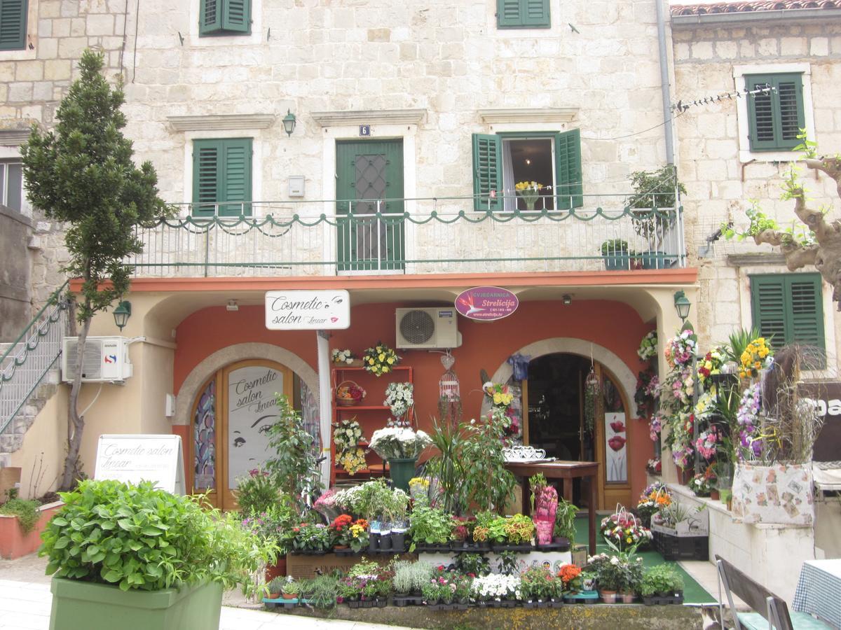 Apartment On The Square Макарска Екстериор снимка