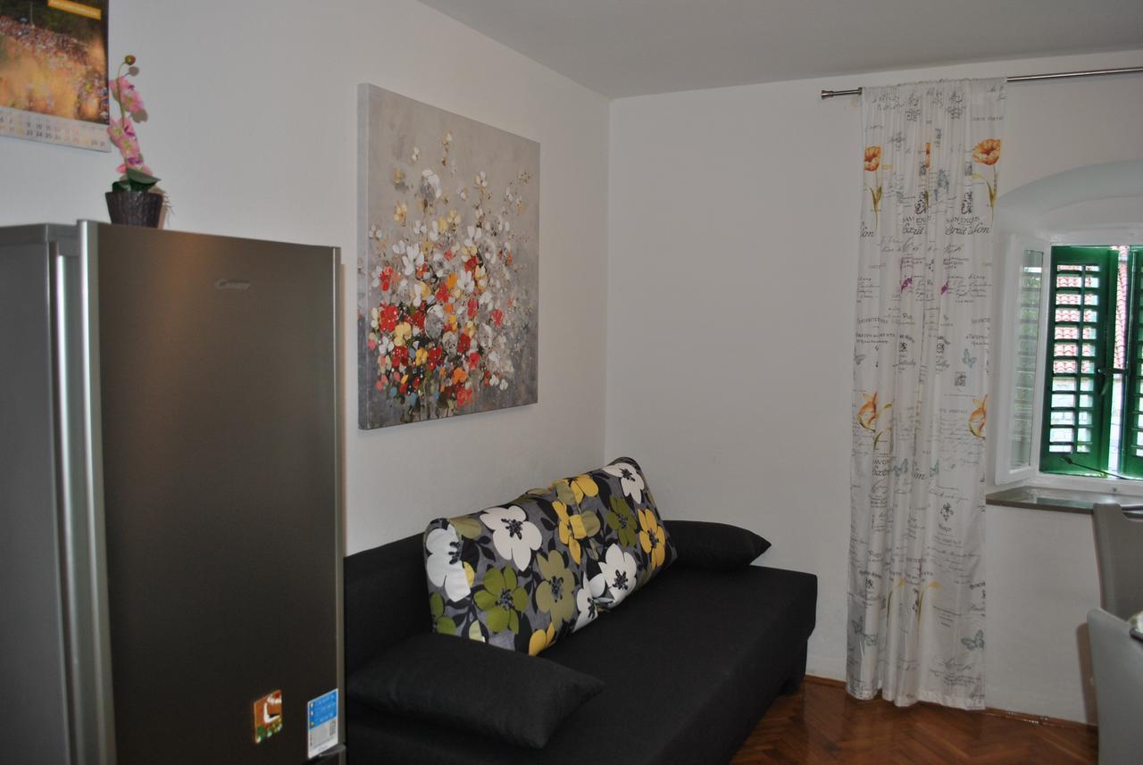 Apartment On The Square Макарска Екстериор снимка