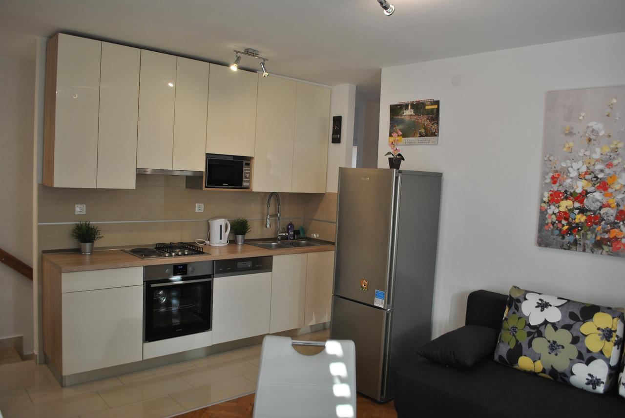 Apartment On The Square Макарска Екстериор снимка