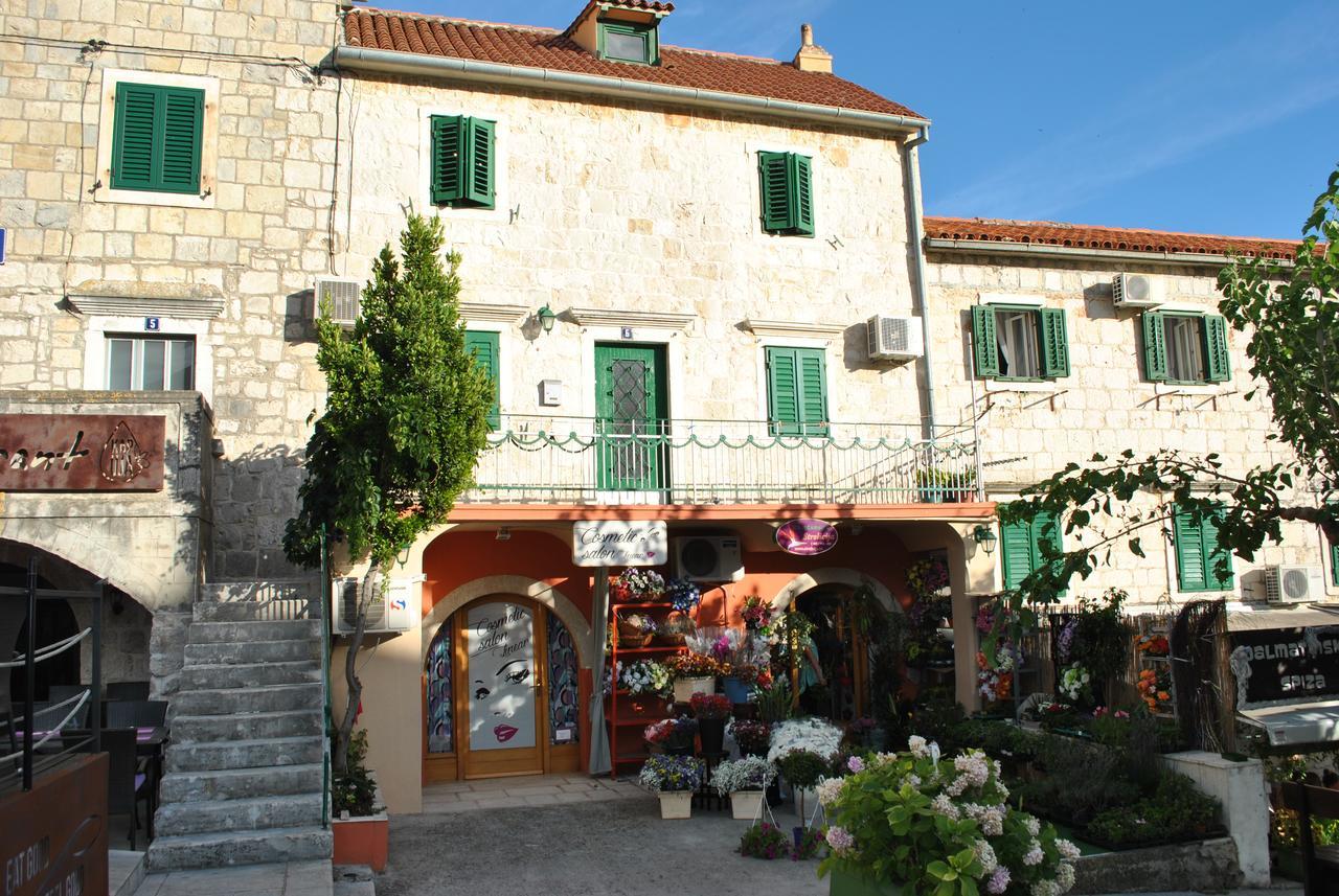 Apartment On The Square Макарска Екстериор снимка