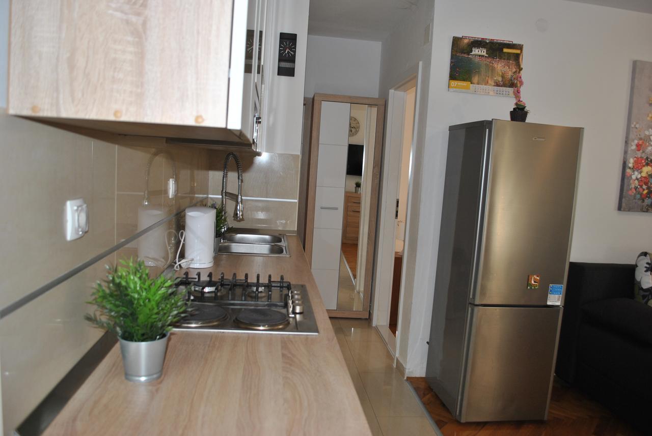 Apartment On The Square Макарска Екстериор снимка