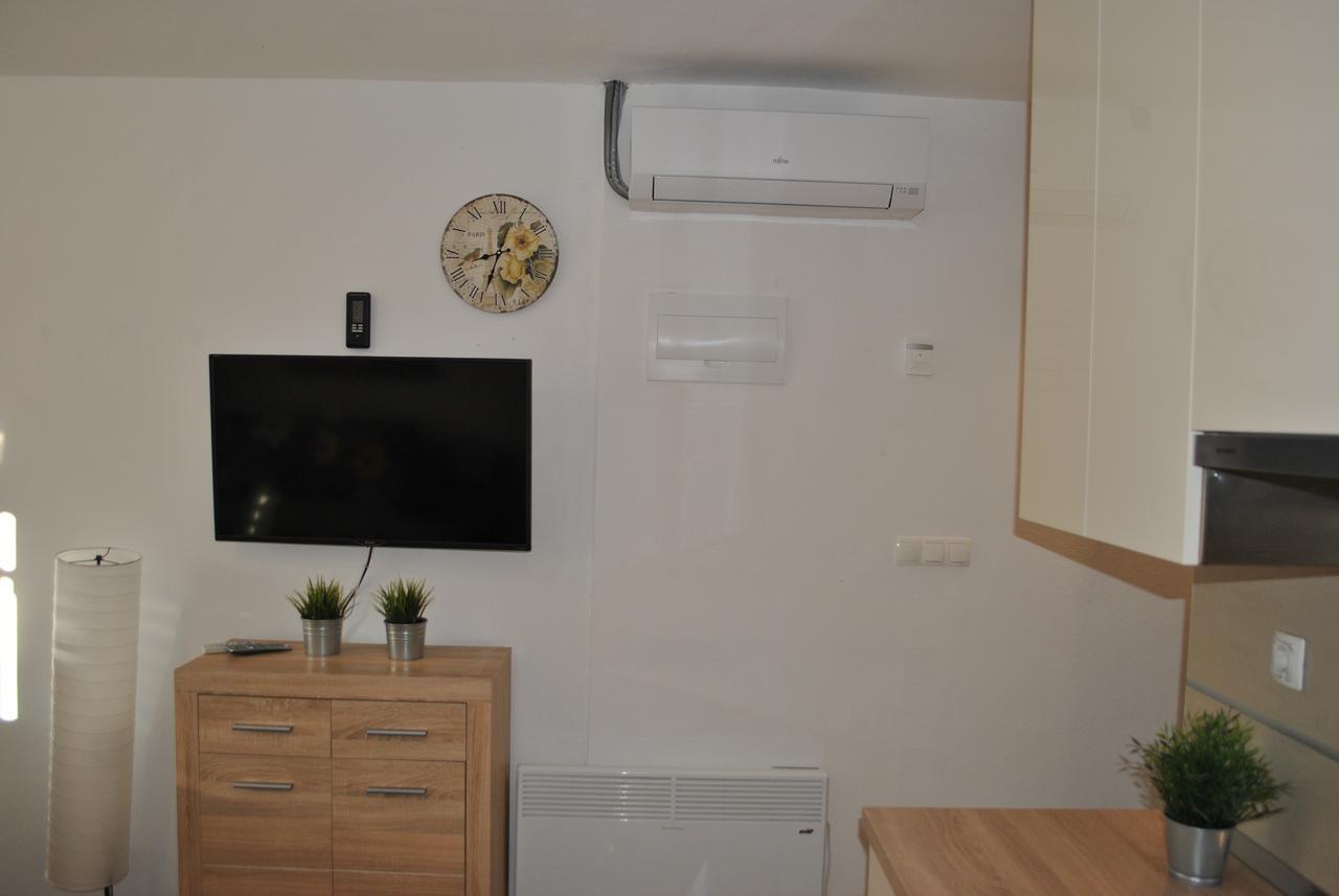 Apartment On The Square Макарска Екстериор снимка