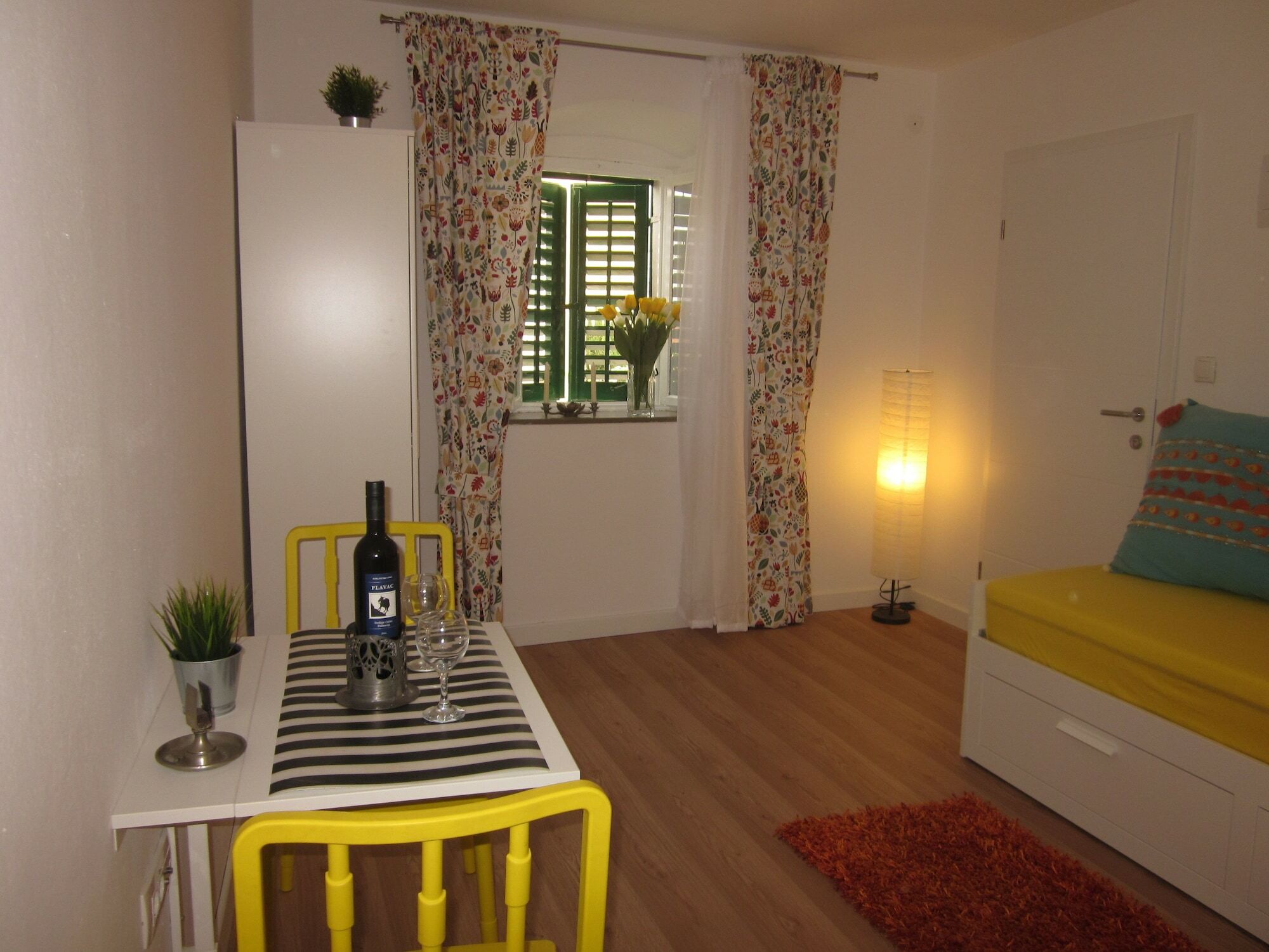 Apartment On The Square Макарска Екстериор снимка