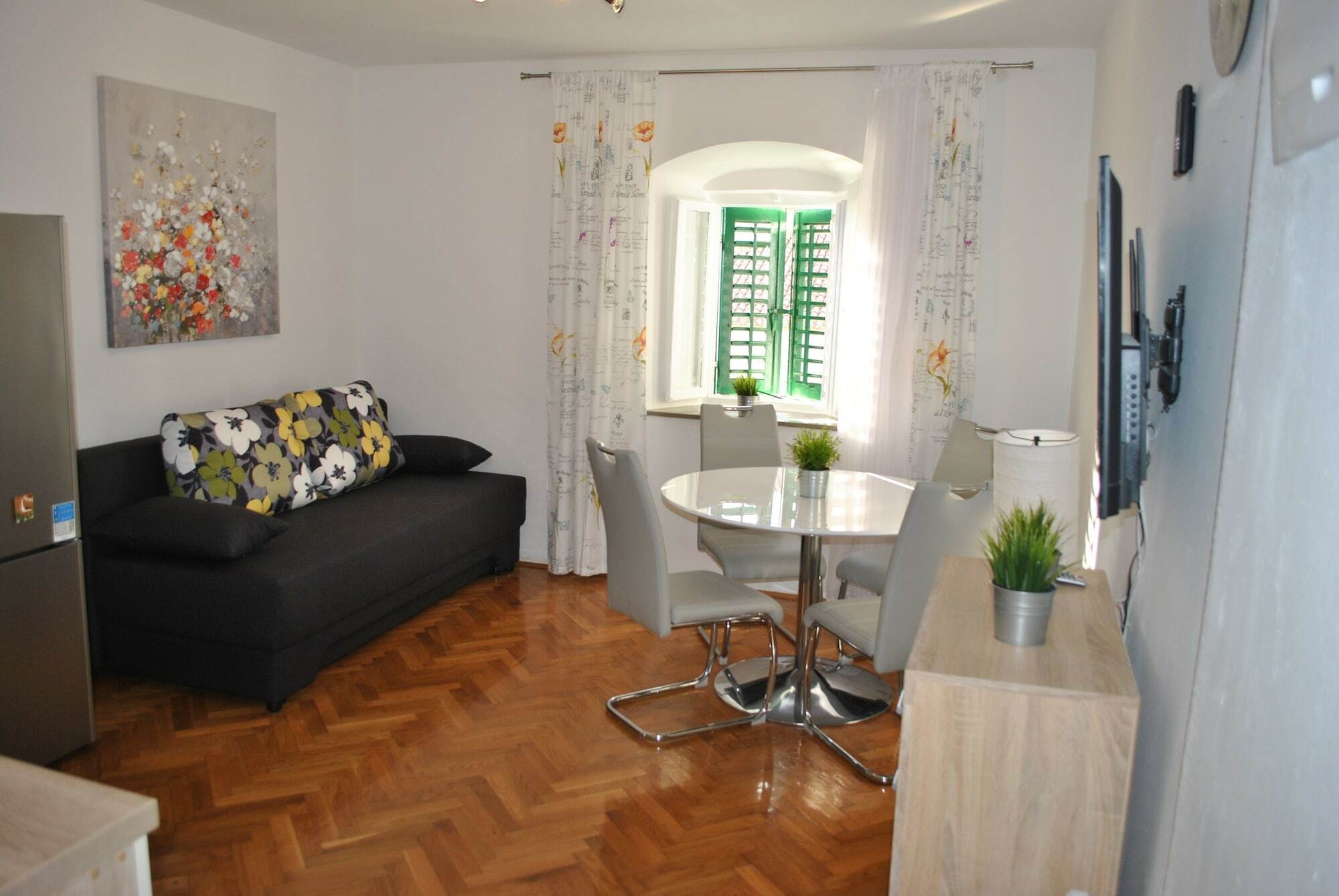 Apartment On The Square Макарска Екстериор снимка